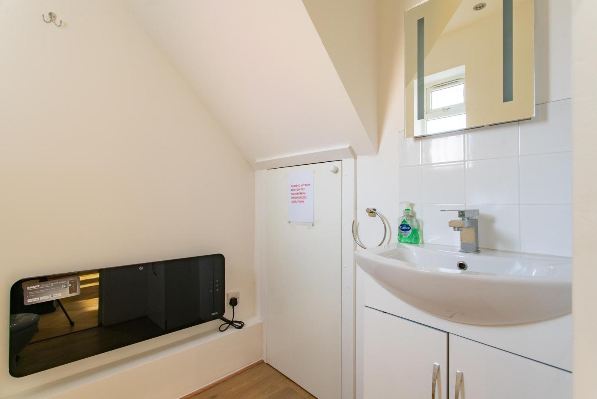 Modern 2bed Pad W/ Hot Tub Holiday home Barking (Greater London)