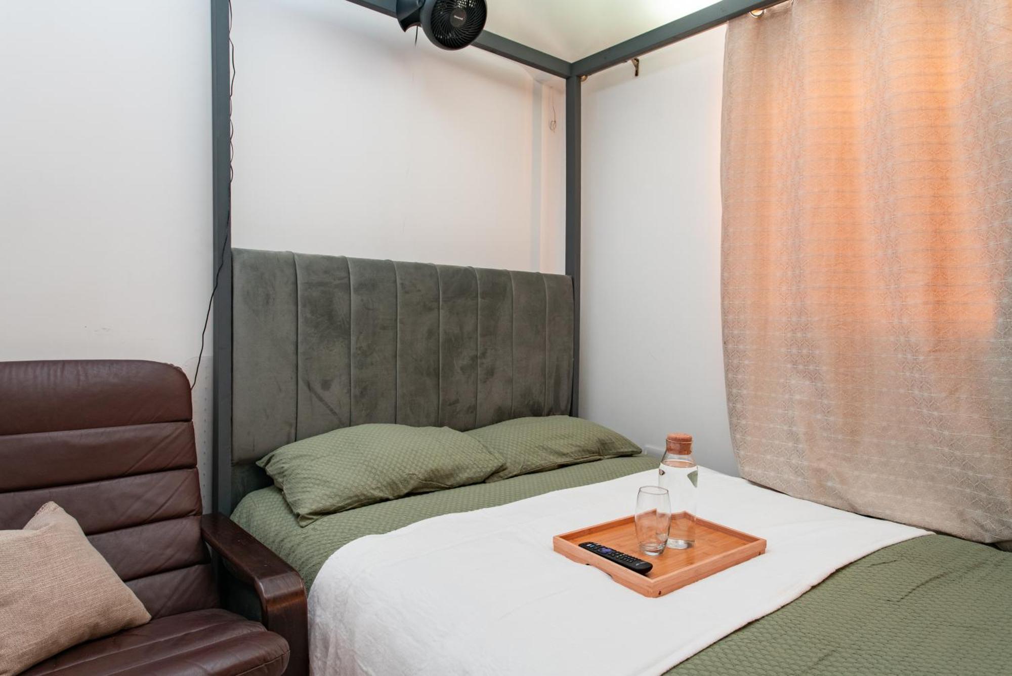 Modern 2bed Pad W/ Hot Tub Barking (Greater London)
