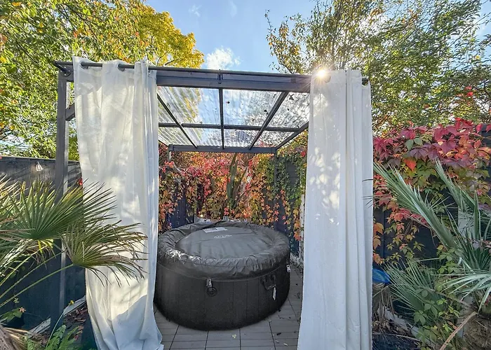 Modern 2Bed Pad W/ Hot Tub